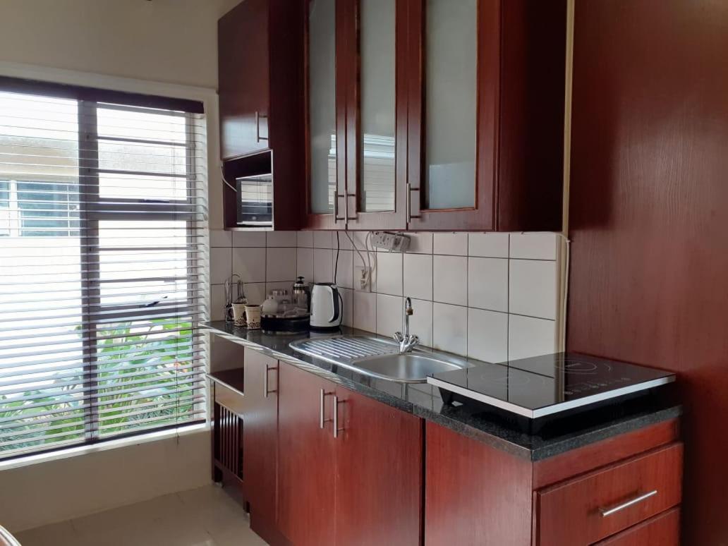 Summerstrand Self Catering For Two Port Elizabeth Eksteriør bilde
