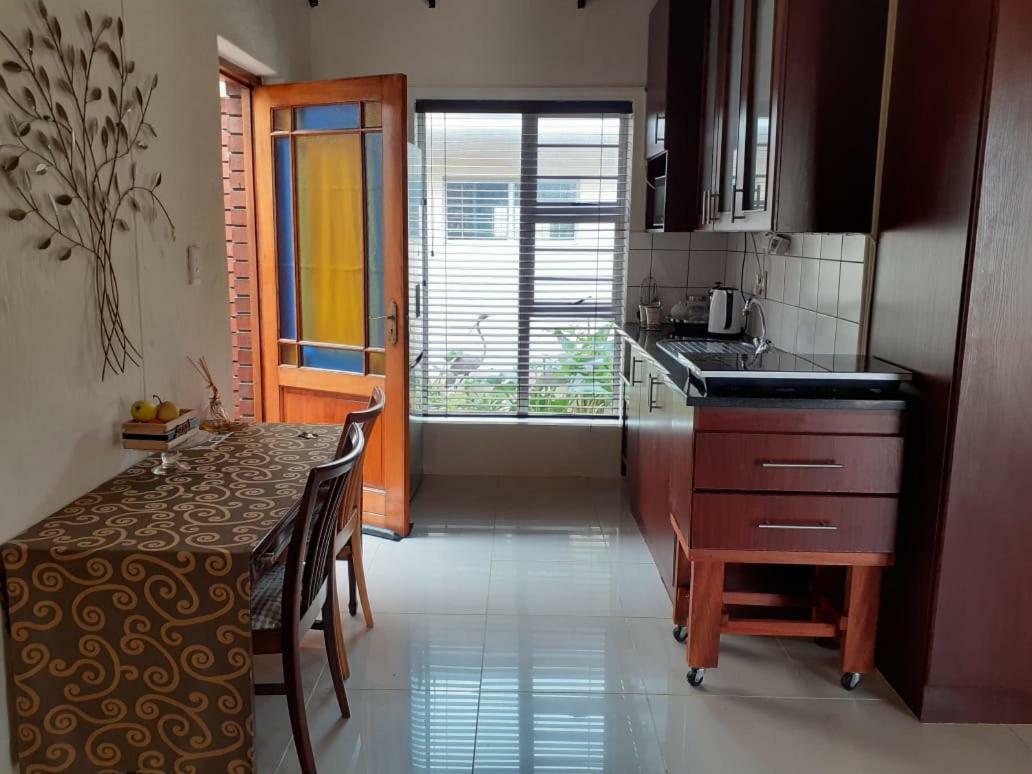 Summerstrand Self Catering For Two Port Elizabeth Eksteriør bilde
